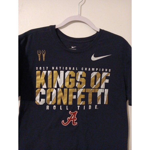 Nike  2017 National Champions Kings Of Confetti Roll Tide Sz .L Black T-Shirt - Picture 1 of 3